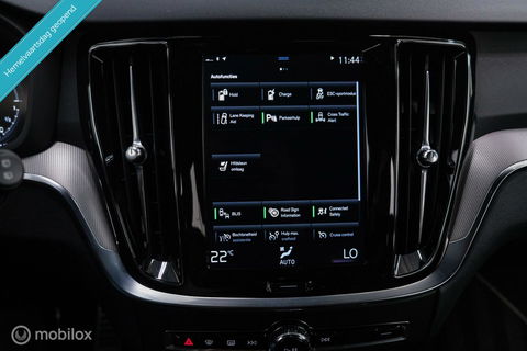 Volvo V60 2.0 T8 Recharge AWD R-Design | NL auto | DAB+ | CarPlay | Adaptive | Blis | Rijklaar |