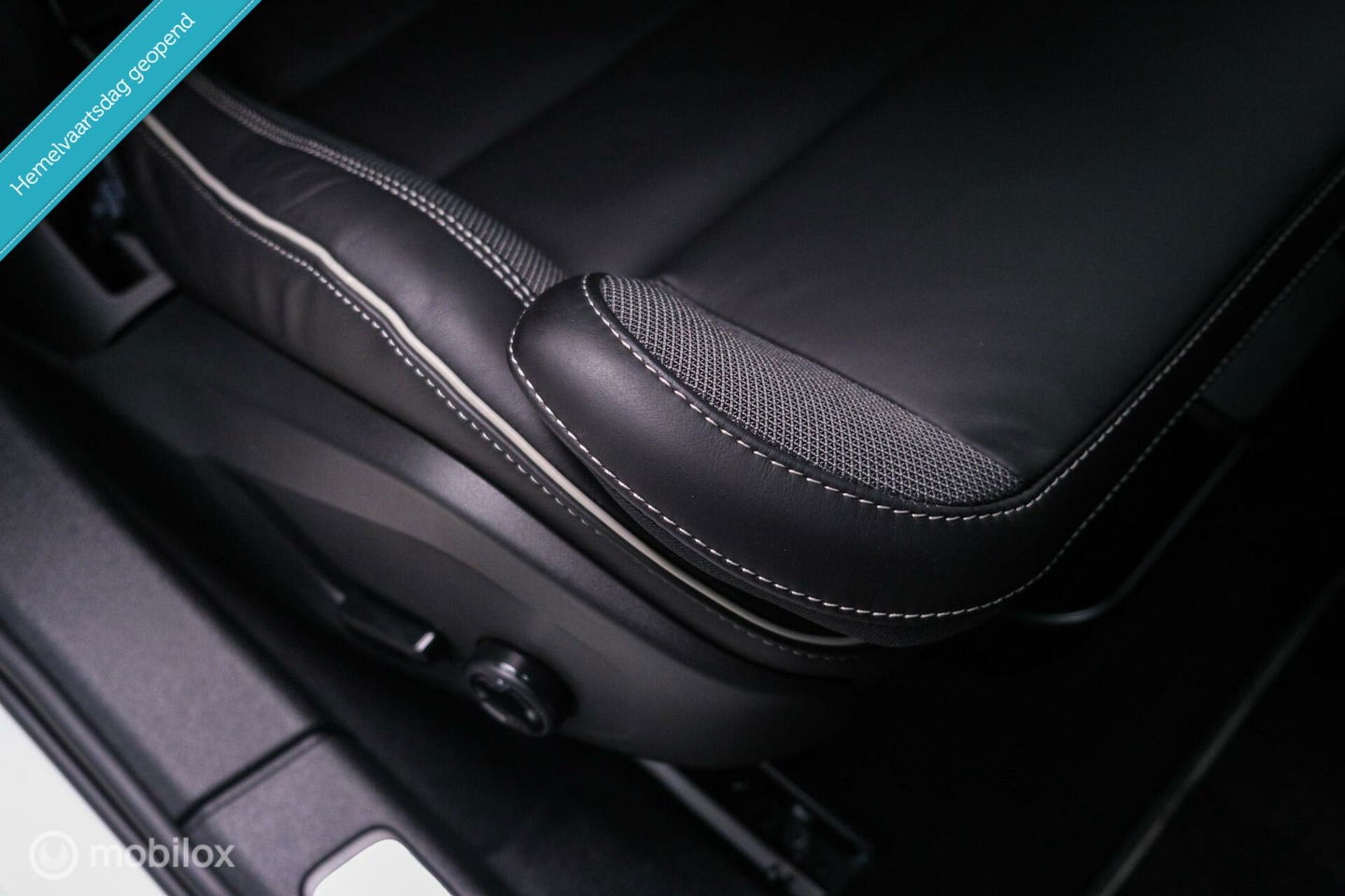 Volvo V60 2.0 T8 Recharge AWD R-Design | NL auto | DAB+ | CarPlay | Adaptive | Blis | Rijklaar |