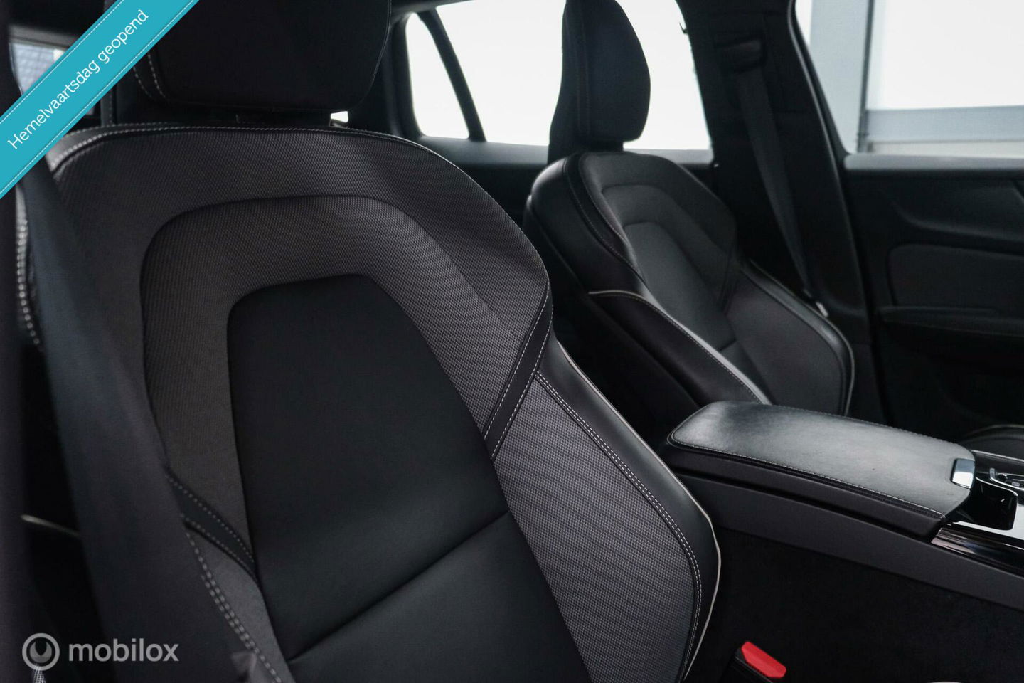 Volvo V60 2.0 T8 Recharge AWD R-Design | NL auto | DAB+ | CarPlay | Adaptive | Blis | Rijklaar |