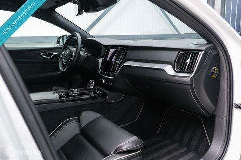 Volvo V60 2.0 T8 Recharge AWD R-Design | NL auto | DAB+ | CarPlay | Adaptive | Blis | Rijklaar |