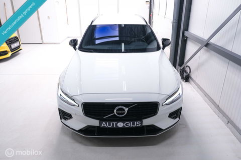 Volvo V60 2.0 T8 Recharge AWD R-Design | NL auto | DAB+ | CarPlay | Adaptive | Blis | Rijklaar |