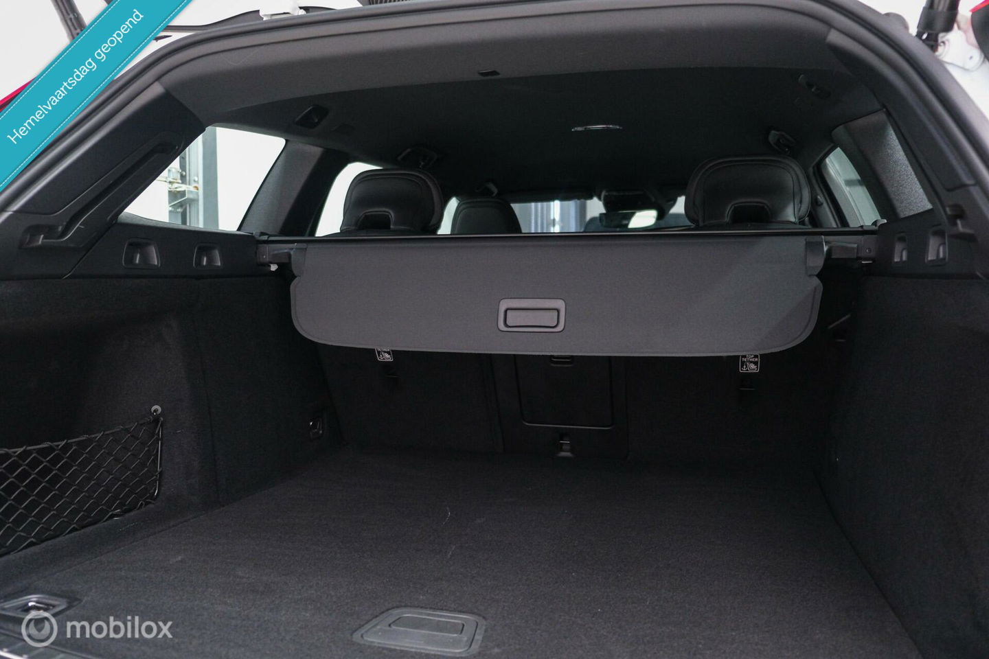 Volvo V60 2.0 T8 Recharge AWD R-Design | NL auto | DAB+ | CarPlay | Adaptive | Blis | Rijklaar |