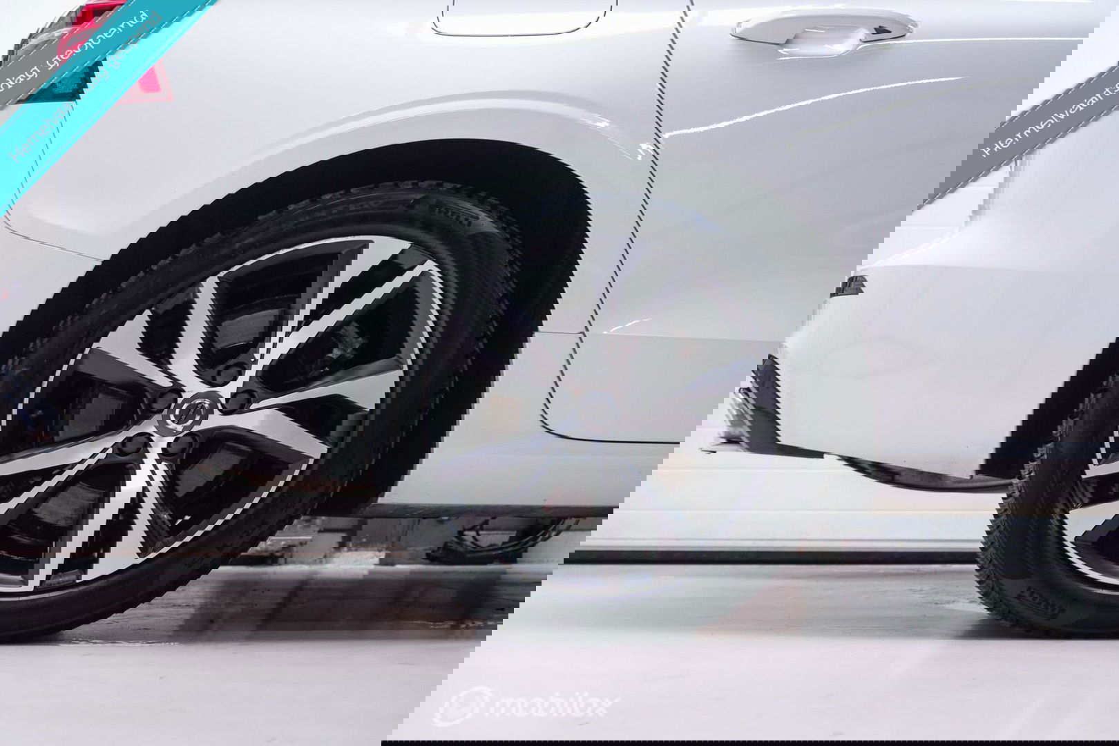 Volvo V60 2.0 T8 Recharge AWD R-Design | NL auto | DAB+ | CarPlay | Adaptive | Blis | Rijklaar |