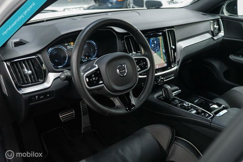 Volvo V60 2.0 T8 Recharge AWD R-Design | NL auto | DAB+ | CarPlay | Adaptive | Blis | Rijklaar |
