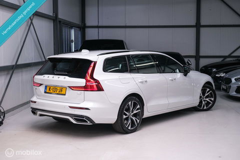Volvo V60 2.0 T8 Recharge AWD R-Design | NL auto | DAB+ | CarPlay | Adaptive | Blis | Rijklaar |
