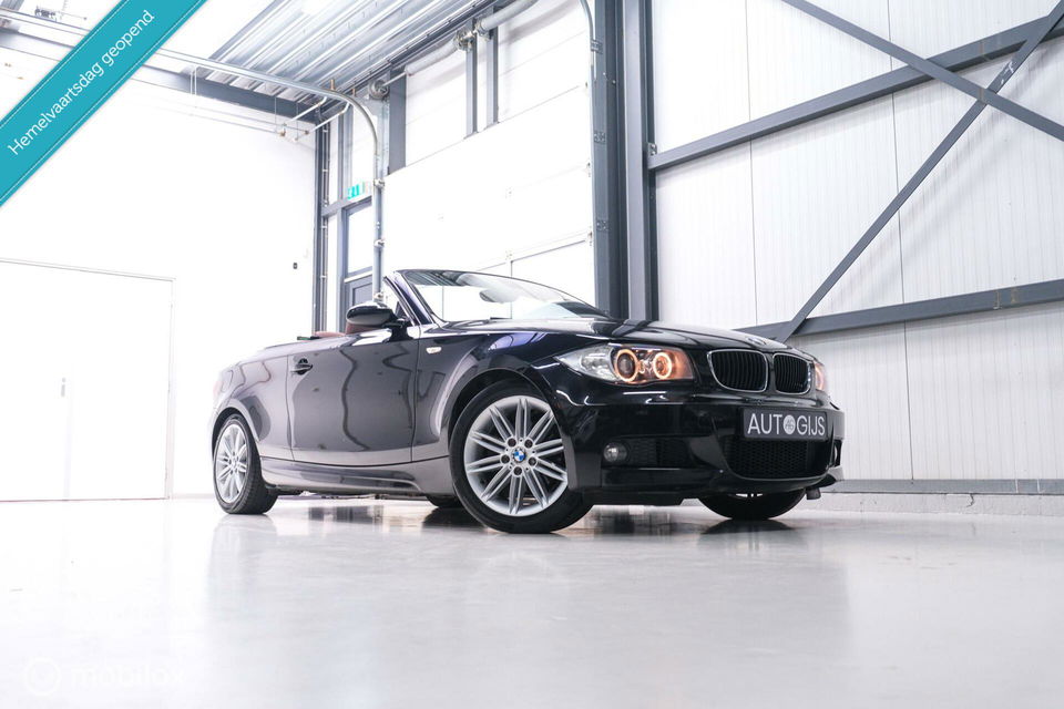 BMW 1 Serie Cabrio 118i High Executive M pakket | Leder | automaat | Xenon | Sportstoelen | youngtimer |