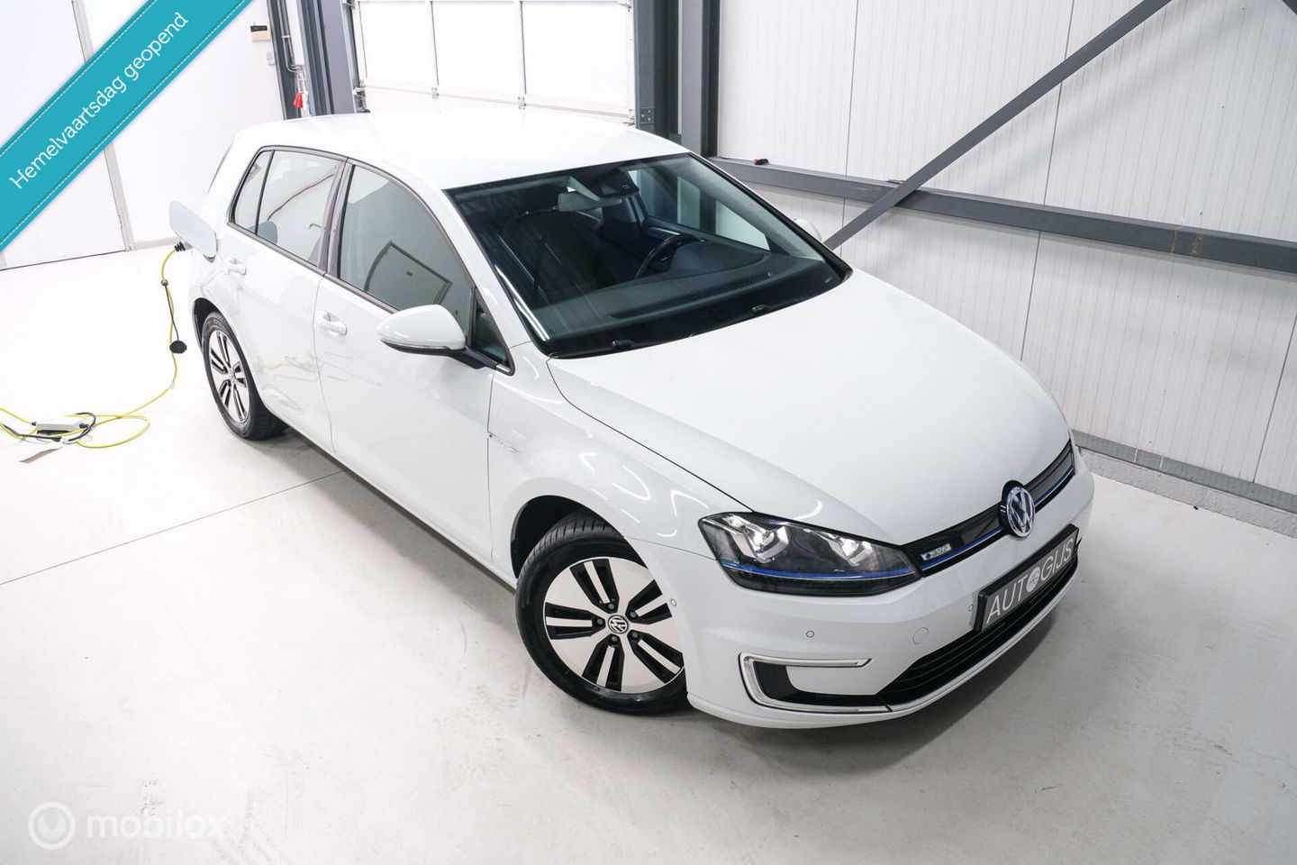 Volkswagen e-Golf | Adaptive | Stoelverwarming | PDC | Navigatie | Ambiance verlichting | LED |