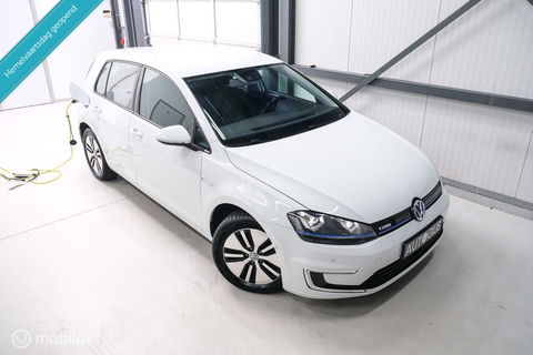Volkswagen e-Golf | Adaptive | Stoelverwarming | PDC | Navigatie | Ambiance verlichting | LED |