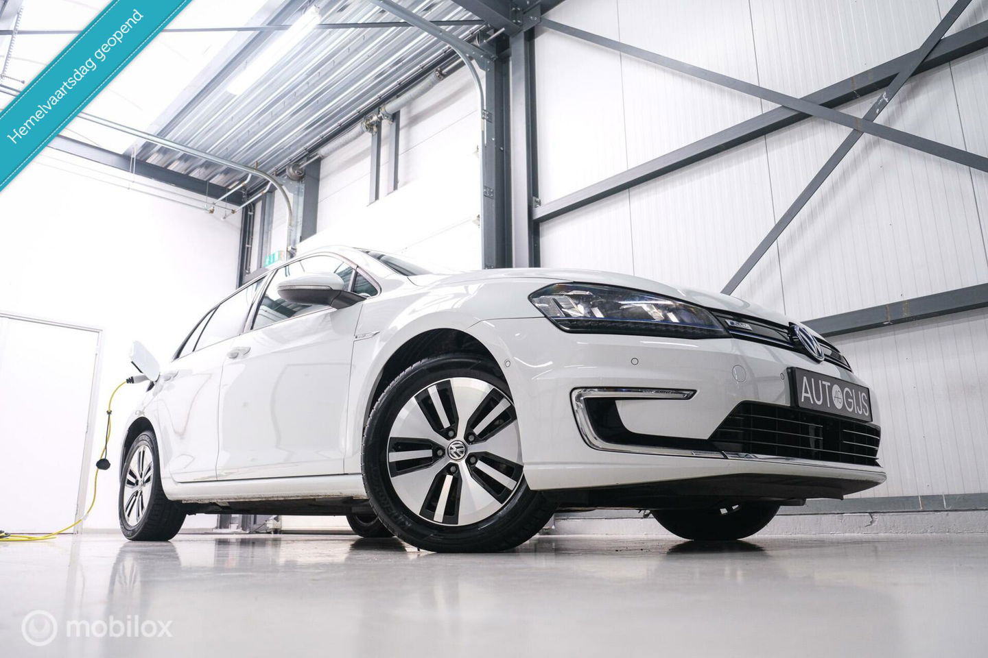 Volkswagen e-Golf | Adaptive | Stoelverwarming | PDC | Navigatie | Ambiance verlichting | LED |