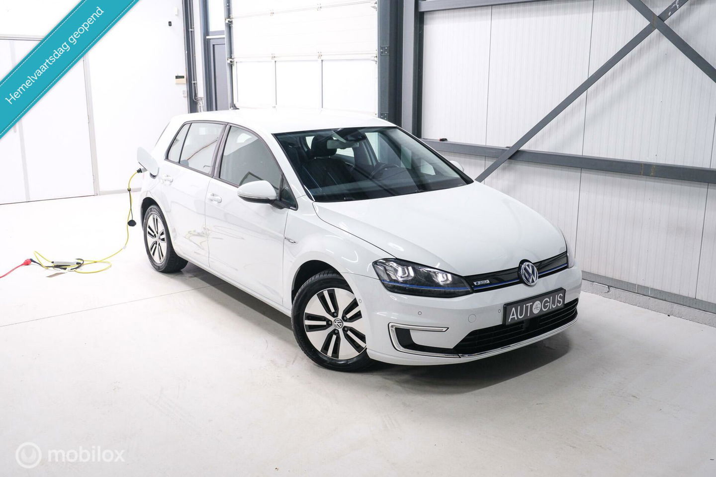 Volkswagen e-Golf | Adaptive | Stoelverwarming | PDC | Navigatie | Ambiance verlichting | LED |