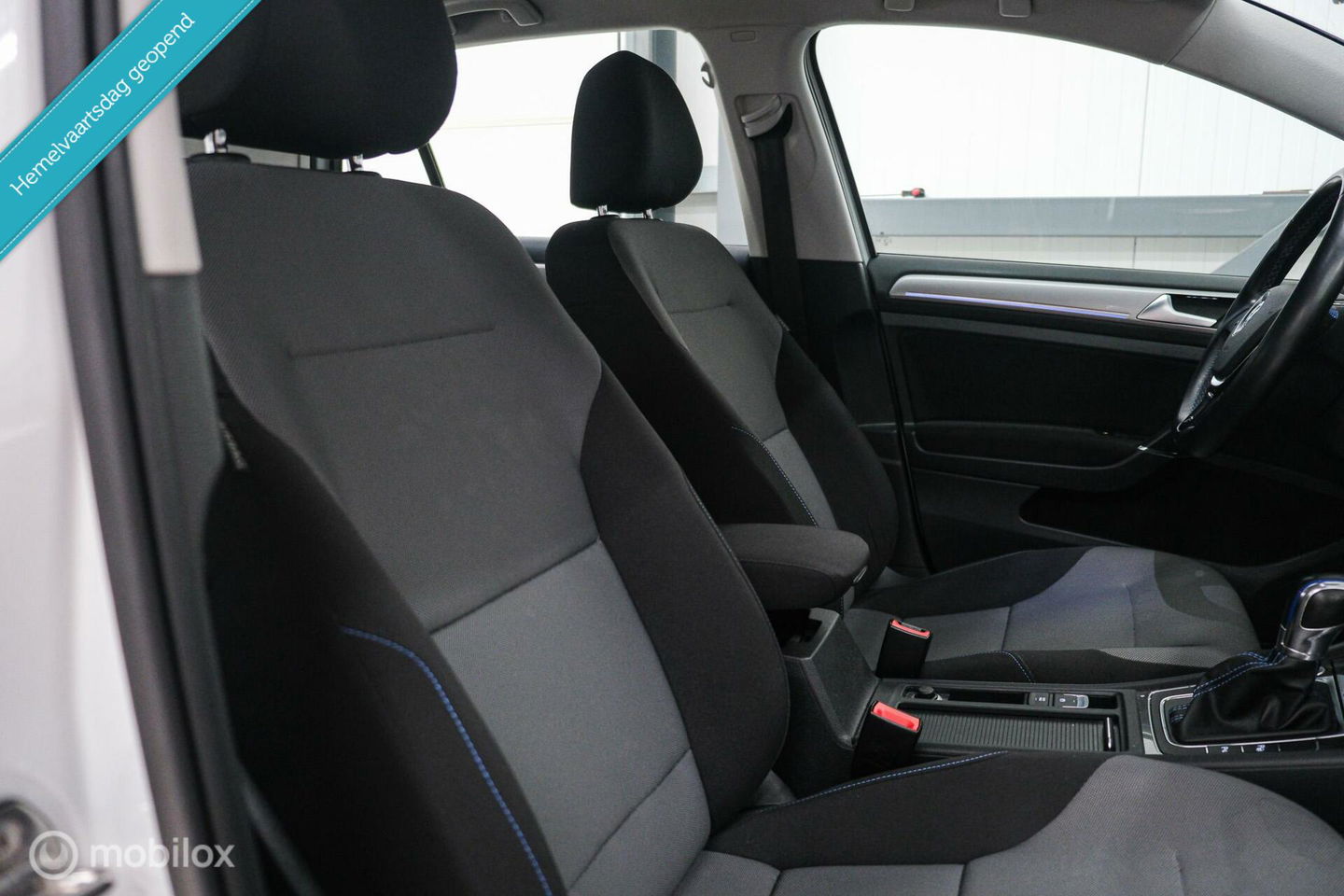 Volkswagen e-Golf | Adaptive | Stoelverwarming | PDC | Navigatie | Ambiance verlichting | LED |