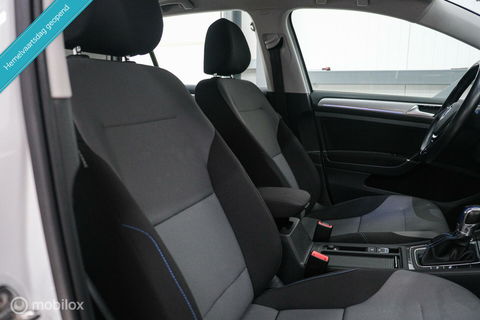 Volkswagen e-Golf | Adaptive | Stoelverwarming | PDC | Navigatie | Ambiance verlichting | LED |