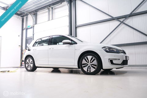 Volkswagen e-Golf | Adaptive | Stoelverwarming | PDC | Navigatie | Ambiance verlichting | LED |