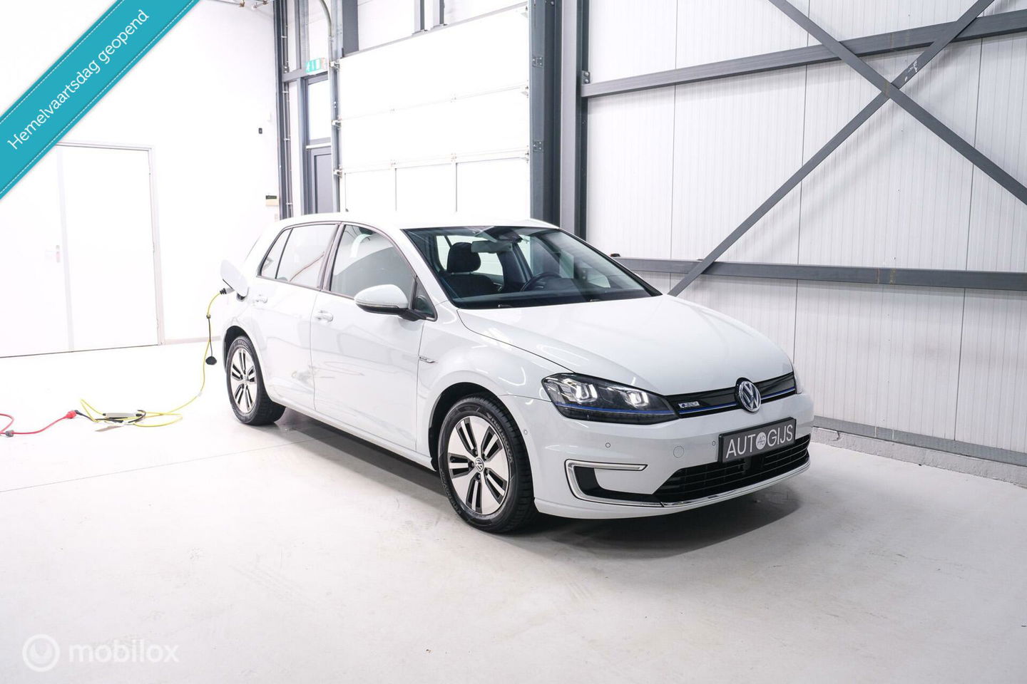 Volkswagen e-Golf | Adaptive | Stoelverwarming | PDC | Navigatie | Ambiance verlichting | LED |