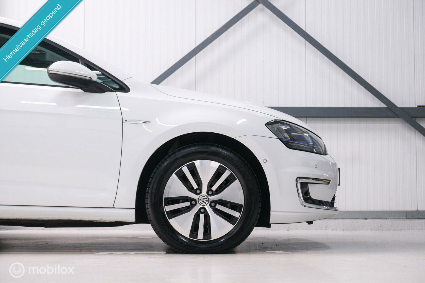 Volkswagen e-Golf | Adaptive | Stoelverwarming | PDC | Navigatie | Ambiance verlichting | LED |
