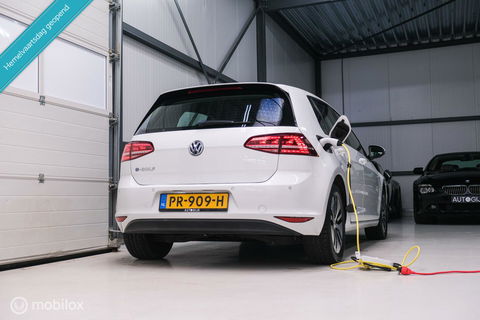 Volkswagen e-Golf | Adaptive | Stoelverwarming | PDC | Navigatie | Ambiance verlichting | LED |