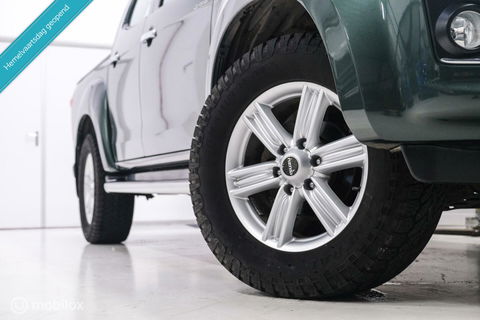 Isuzu D-max 1.9 Double Cab lang LS | 4x4 | Camera | Automaat | Zeer netjes | LED | Toyota Hilux |