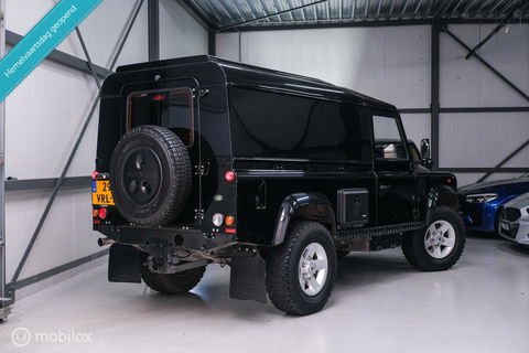 Land Rover Defender 2.4 TD 110 | Airco | BTW auto | Origineel NL | SVX | NAP | Commercial | ASS stoelen | Trekhaak | 60th anniversary | X Tech |