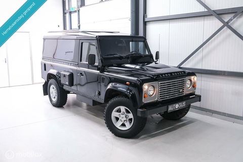 Land Rover Defender 2.4 TD 110 | Airco | BTW auto | Origineel NL | SVX | NAP | Commercial | ASS stoelen | Trekhaak | 60th anniversary | X Tech |