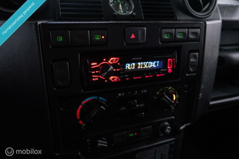 Land Rover Defender 2.4 TD 110 | Airco | BTW auto | Origineel NL | SVX | NAP | Commercial | ASS stoelen | Trekhaak | 60th anniversary | X Tech |