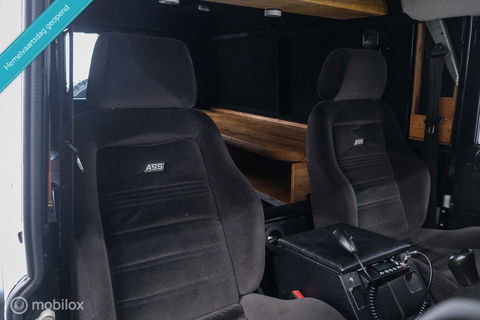 Land Rover Defender 2.4 TD 110 | Airco | BTW auto | Origineel NL | SVX | NAP | Commercial | ASS stoelen | Trekhaak | 60th anniversary | X Tech |