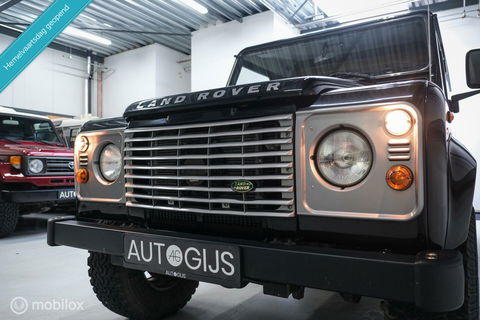 Land Rover Defender 2.4 TD 110 | Airco | BTW auto | Origineel NL | SVX | NAP | Commercial | ASS stoelen | Trekhaak | 60th anniversary | X Tech |