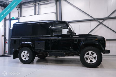 Land Rover Defender 2.4 TD 110 | Airco | BTW auto | Origineel NL | SVX | NAP | Commercial | ASS stoelen | Trekhaak | 60th anniversary | X Tech |