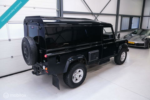 Land Rover Defender 2.4 TD 110 | Airco | BTW auto | Origineel NL | SVX | NAP | Commercial | ASS stoelen | Trekhaak | 60th anniversary | X Tech |