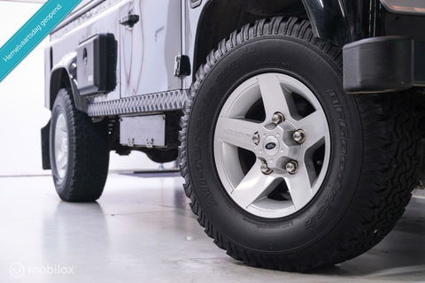 Land Rover Defender 2.4 TD 110 | Airco | BTW auto | Origineel NL | SVX | NAP | Commercial | ASS stoelen | Trekhaak | 60th anniversary | X Tech |