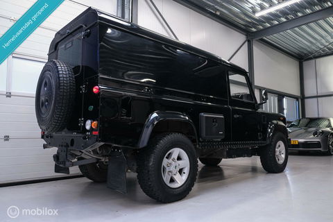 Land Rover Defender 2.4 TD 110 | Airco | BTW auto | Origineel NL | SVX | NAP | Commercial | ASS stoelen | Trekhaak | 60th anniversary | X Tech |