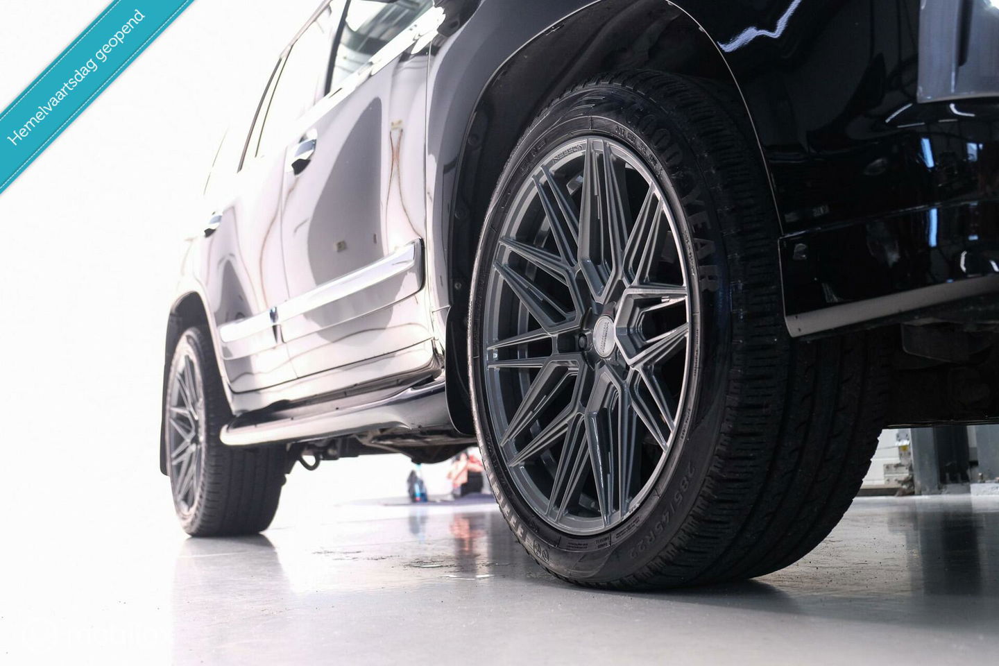 Lexus LX 570 5.7 V8 389 pk | 8 persoons | Mark Levinson | luchtvering | unieke auto!