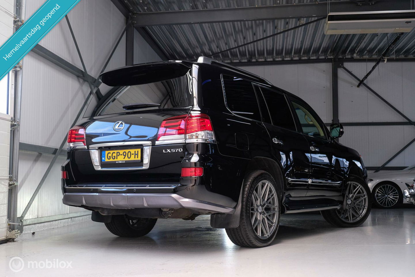 Lexus LX 570 5.7 V8 389 pk | 8 persoons | Mark Levinson | luchtvering | unieke auto!