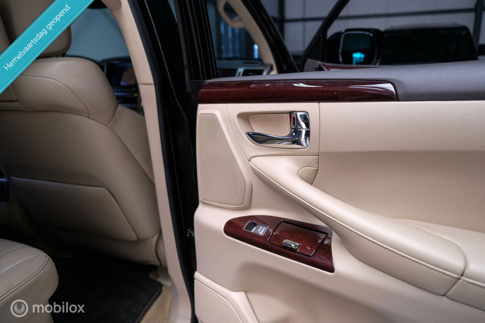 Lexus LX 570 5.7 V8 389 pk | 8 persoons | Mark Levinson | luchtvering | unieke auto!