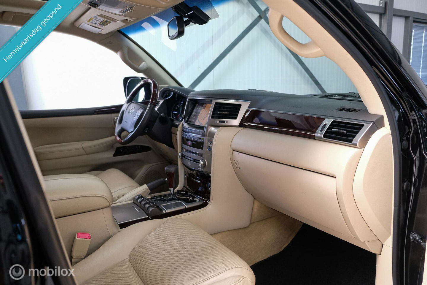 Lexus LX 570 5.7 V8 389 pk | 8 persoons | Mark Levinson | luchtvering | unieke auto!