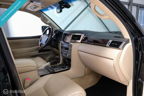 Lexus LX 570 5.7 V8 389 pk | 8 persoons | Mark Levinson | luchtvering | unieke auto!