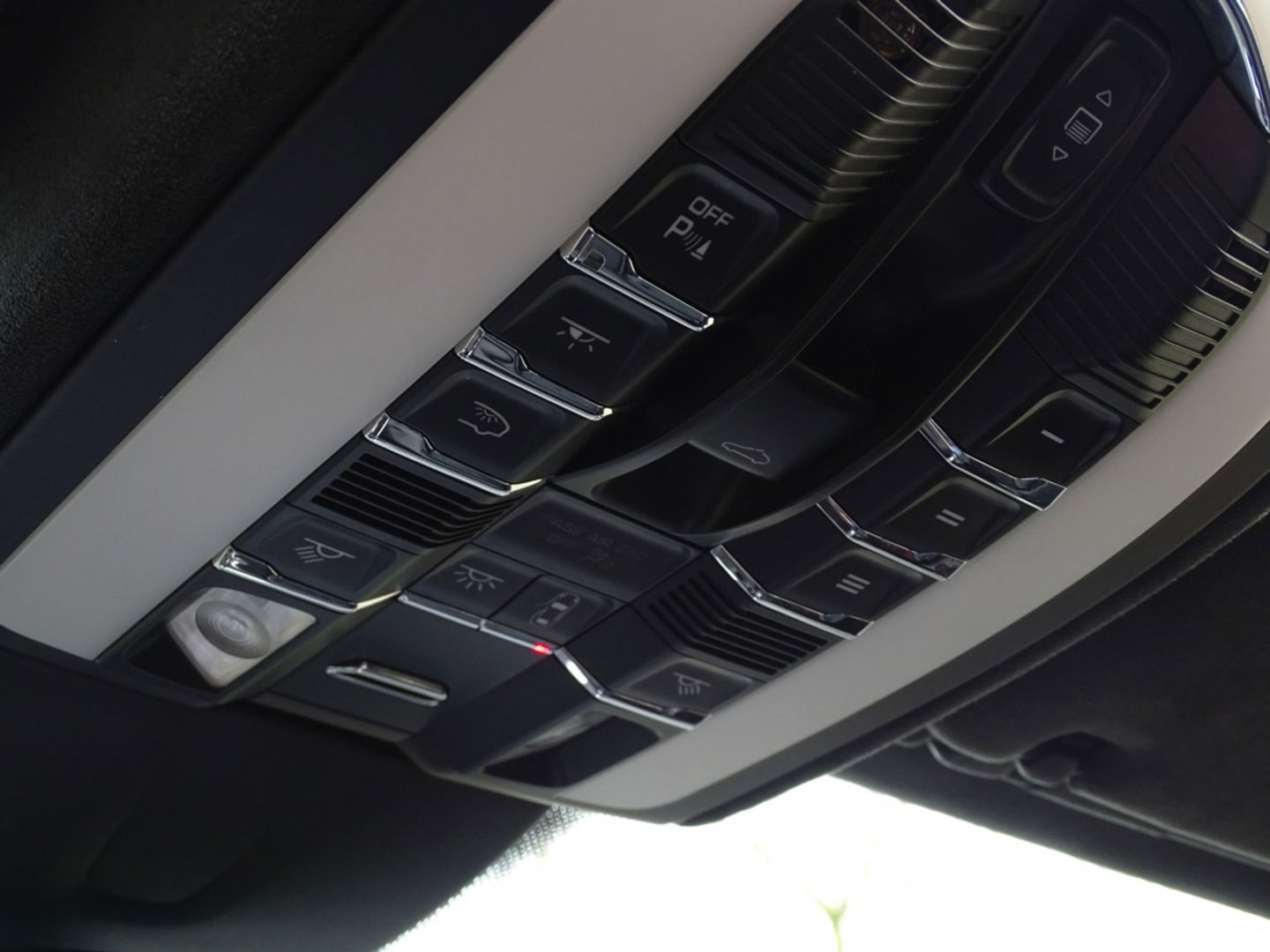 Porsche Cayenne 3.6 V6 GTS 440PK SportDesign / CARBON / LED
