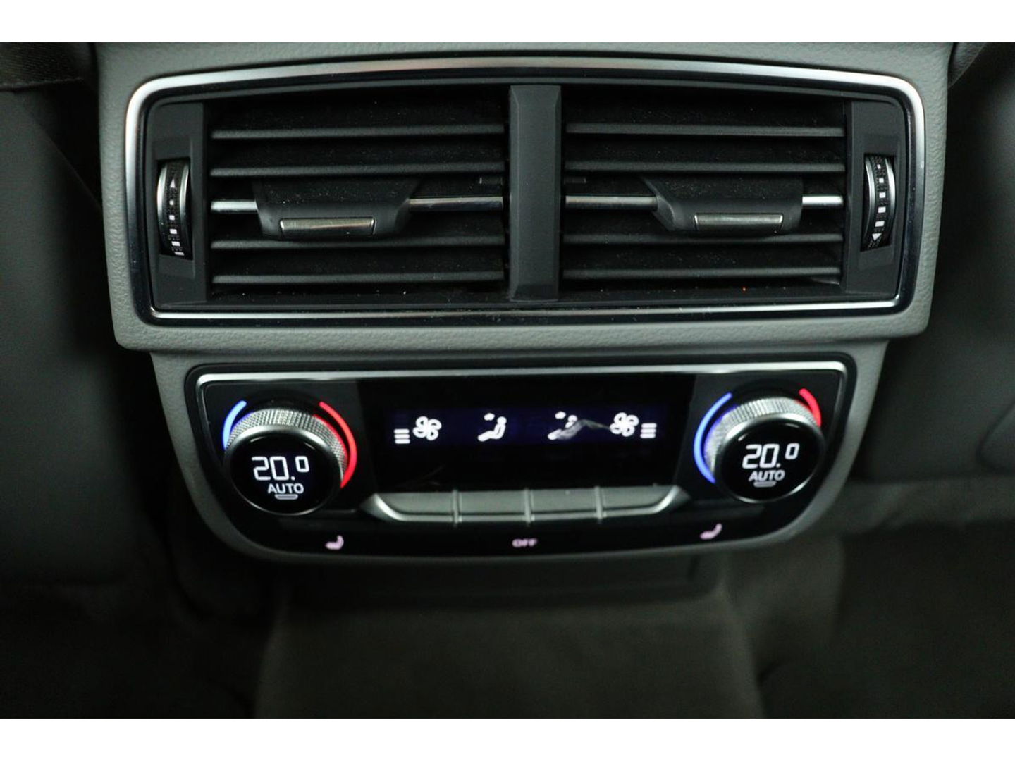 Audi Q7 3.0 TDI quattro S Line 7 persoons | Panoramadak | Adaptive cruise | 360 camera | Leder | Achterbankverwarming | Full LED | Navigatie