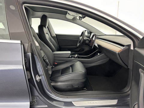 Tesla Model 3 Standard RWD Plus 60 kWh [ 3-Fase ] (INCL-BTW) Aut. *PANO | AUTO-PILOT | FULL-LEATHER | KEYLESS | FULL-LED | MEMORY-PACK | SURROUND-VIEW | DAB | CARPLAY | DIGI-COCKPIT | LANE-ASSIST | COMFORT-SEATS | 18"ALU*