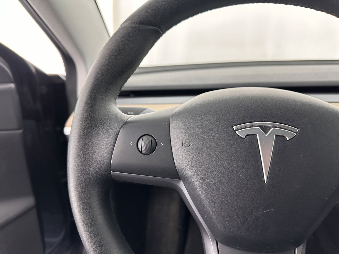 Tesla Model 3 Standard RWD Plus 60 kWh [ 3-Fase ] (INCL-BTW) Aut. *PANO | AUTO-PILOT | FULL-LEATHER | KEYLESS | FULL-LED | MEMORY-PACK | SURROUND-VIEW | DAB | CARPLAY | DIGI-COCKPIT | LANE-ASSIST | COMFORT-SEATS | 18"ALU*