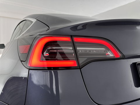 Tesla Model 3 Standard RWD Plus 60 kWh [ 3-Fase ] (INCL-BTW) Aut. *PANO | AUTO-PILOT | FULL-LEATHER | KEYLESS | FULL-LED | MEMORY-PACK | SURROUND-VIEW | DAB | CARPLAY | DIGI-COCKPIT | LANE-ASSIST | COMFORT-SEATS | 18"ALU*