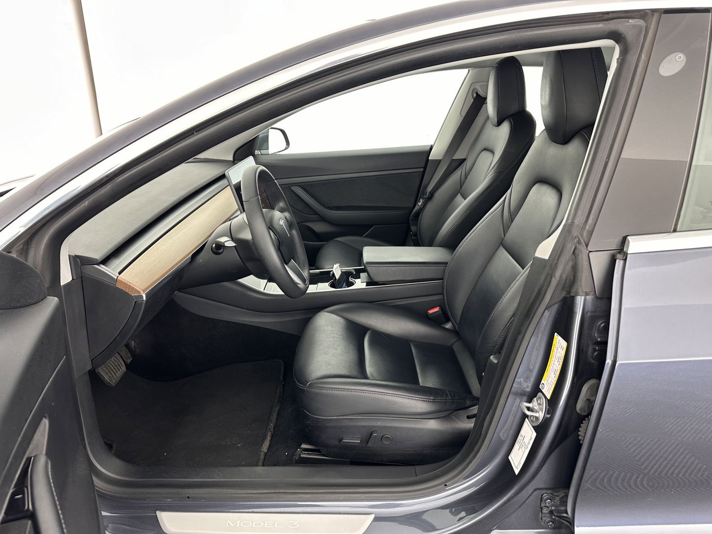 Tesla Model 3 Standard RWD Plus 60 kWh [ 3-Fase ] (INCL-BTW) Aut. *PANO | AUTO-PILOT | FULL-LEATHER | KEYLESS | FULL-LED | MEMORY-PACK | SURROUND-VIEW | DAB | CARPLAY | DIGI-COCKPIT | LANE-ASSIST | COMFORT-SEATS | 18"ALU*