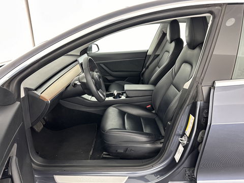 Tesla Model 3 Standard RWD Plus 60 kWh [ 3-Fase ] (INCL-BTW) Aut. *PANO | AUTO-PILOT | FULL-LEATHER | KEYLESS | FULL-LED | MEMORY-PACK | SURROUND-VIEW | DAB | CARPLAY | DIGI-COCKPIT | LANE-ASSIST | COMFORT-SEATS | 18"ALU*