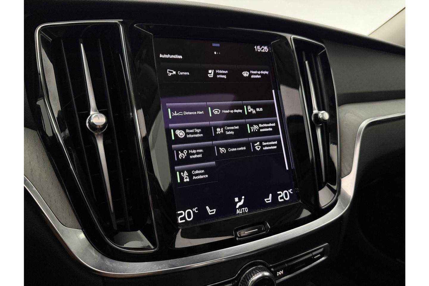 Volvo V60 2.0 T6 Recharge AWD Inscription 291PK 360 Camera Pano Harman/Kardon Trekhaak LED Head up Display Carplay Cruise Clima Memory 19"LMV Navi