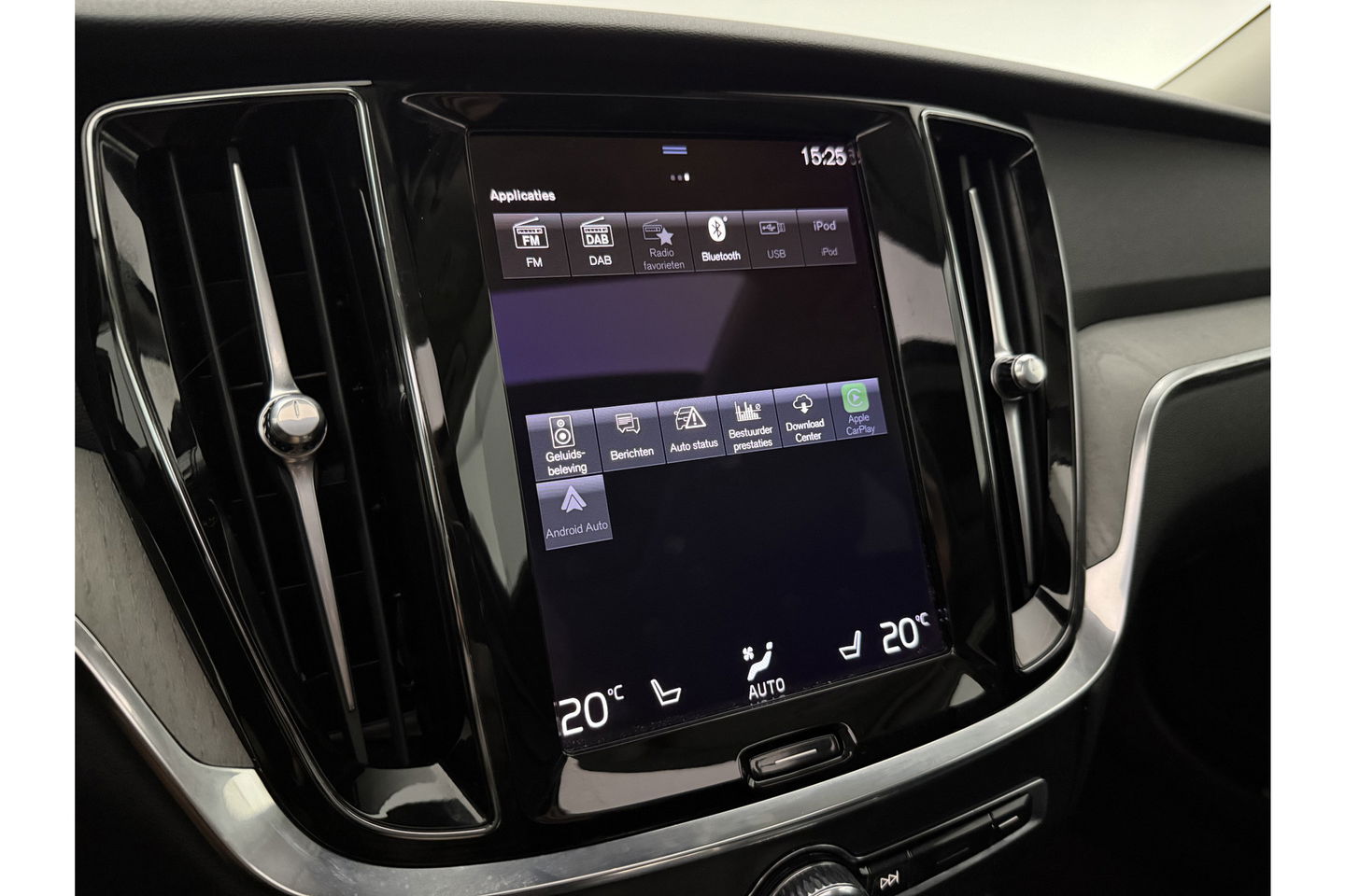Volvo V60 2.0 T6 Recharge AWD Inscription 291PK 360 Camera Pano Harman/Kardon Trekhaak LED Head up Display Carplay Cruise Clima Memory 19"LMV Navi