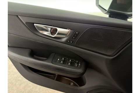 Volvo V60 2.0 T6 Recharge AWD Inscription 291PK 360 Camera Pano Harman/Kardon Trekhaak LED Head up Display Carplay Cruise Clima Memory 19"LMV Navi
