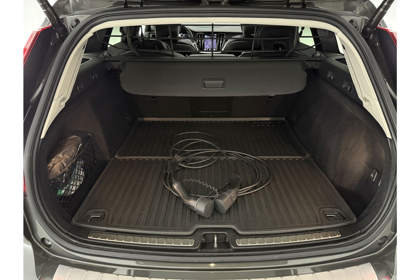 Volvo V60 2.0 T6 Recharge AWD Inscription 291PK 360 Camera Pano Harman/Kardon Trekhaak LED Head up Display Carplay Cruise Clima Memory 19"LMV Navi