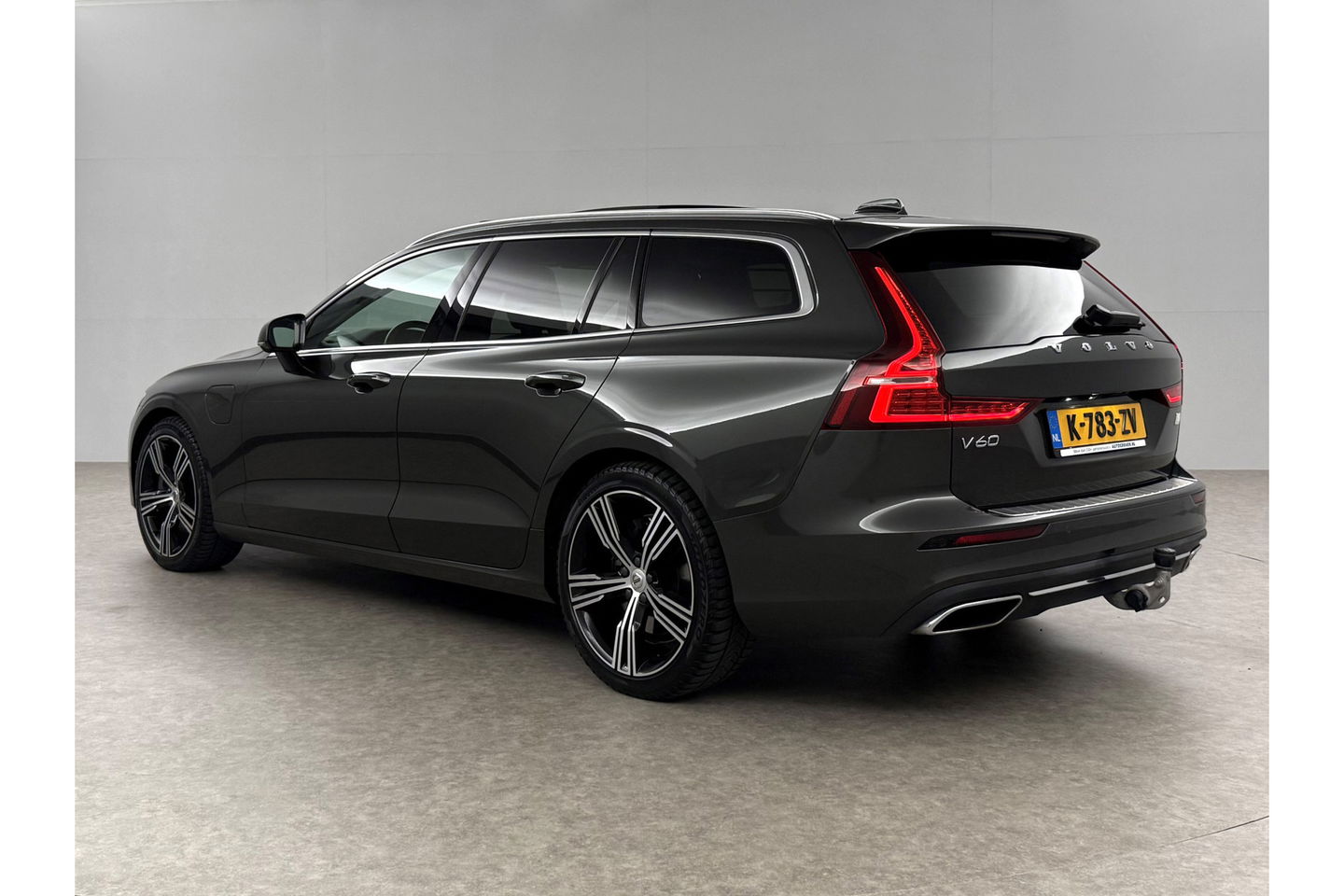 Volvo V60 2.0 T6 Recharge AWD Inscription 291PK 360 Camera Pano Harman/Kardon Trekhaak LED Head up Display Carplay Cruise Clima Memory 19"LMV Navi