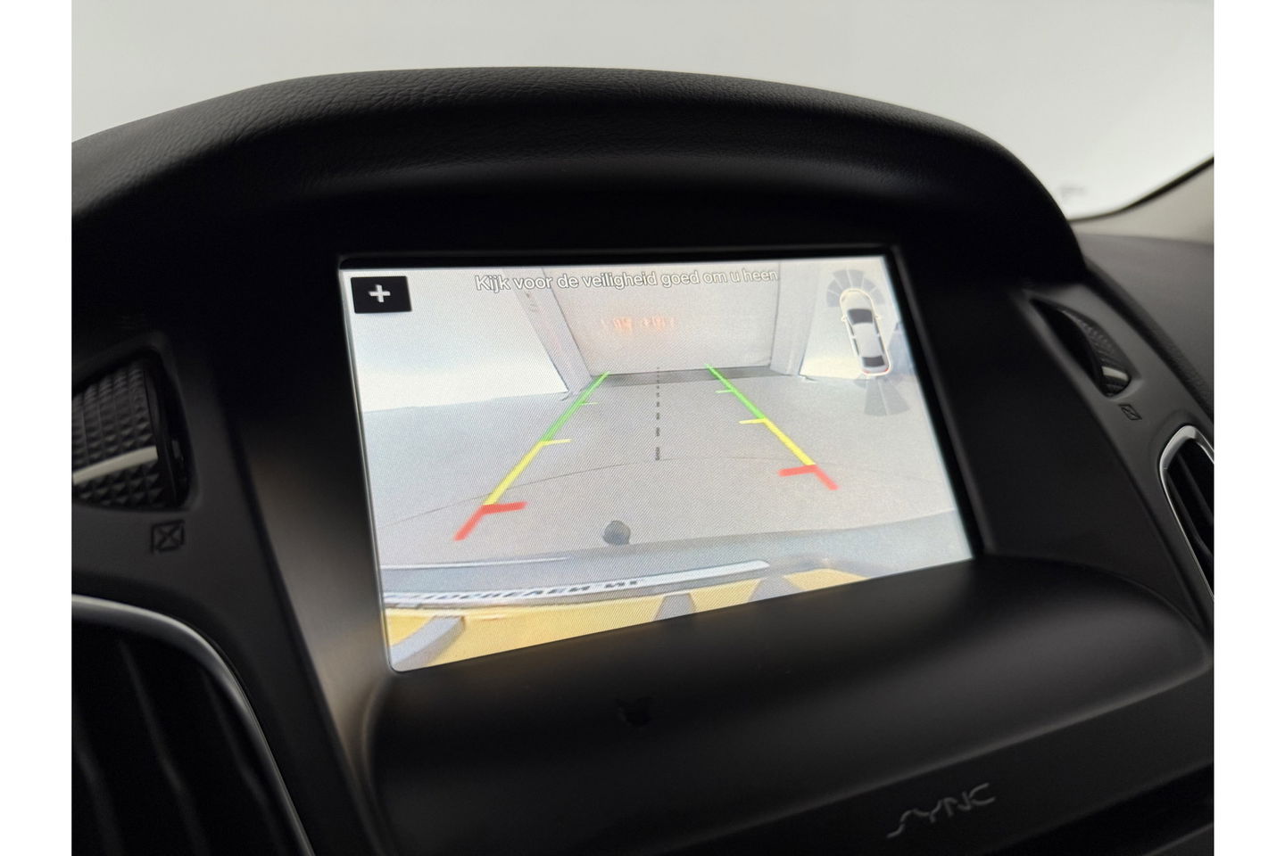 Ford Focus 1.5 TDCI Titanium Clima Carplay Camera Cruise LED Trekhaak Navi PDC 16"LMV