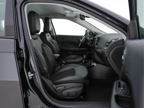 Jeep Compass 1.3T Night-Eagle Aut. *LEATHER-MICROFIBRE | NAVI-FULLMAP | KEYLESS | CAMERA | HEATED-SEATS | COMFORT-SEATS | DAB+ | ECC | LANE-ASSIST | PDC | CRUISE | 19''ALU*