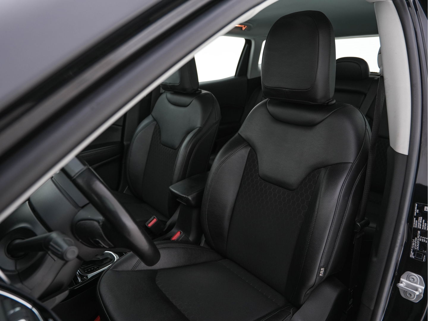 Jeep Compass 1.3T Night-Eagle Aut. *LEATHER-MICROFIBRE | NAVI-FULLMAP | KEYLESS | CAMERA | HEATED-SEATS | COMFORT-SEATS | DAB+ | ECC | LANE-ASSIST | PDC | CRUISE | 19''ALU*